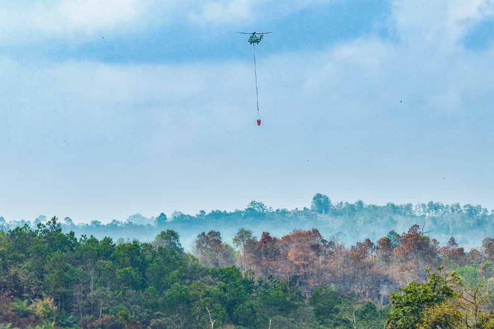 Water Bombing di IKN Sasar 4 Lokasi, Titik Api dan Asap Berkurang